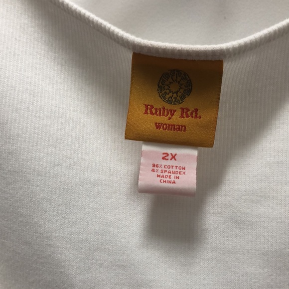 Ruby Rd. Woman’s tank top - Picture 4 of 6